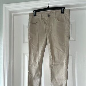 American Eagle khaki jegging